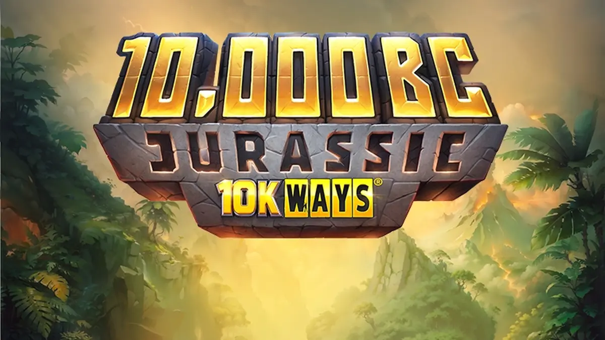 Tampilan antarmuka permainan slot 10,000 BC Jurassic 10K Ways dengan latar belakang zaman es.